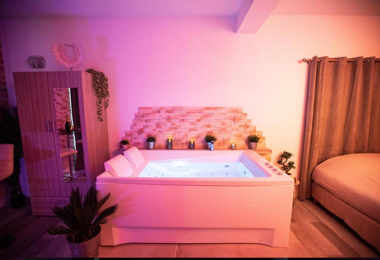 Suite And Spa La Perla Bianca Grabels Buitenkant foto