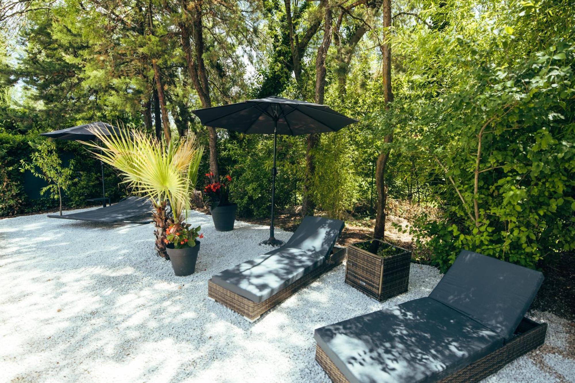 Suite And Spa La Perla Bianca Grabels Buitenkant foto