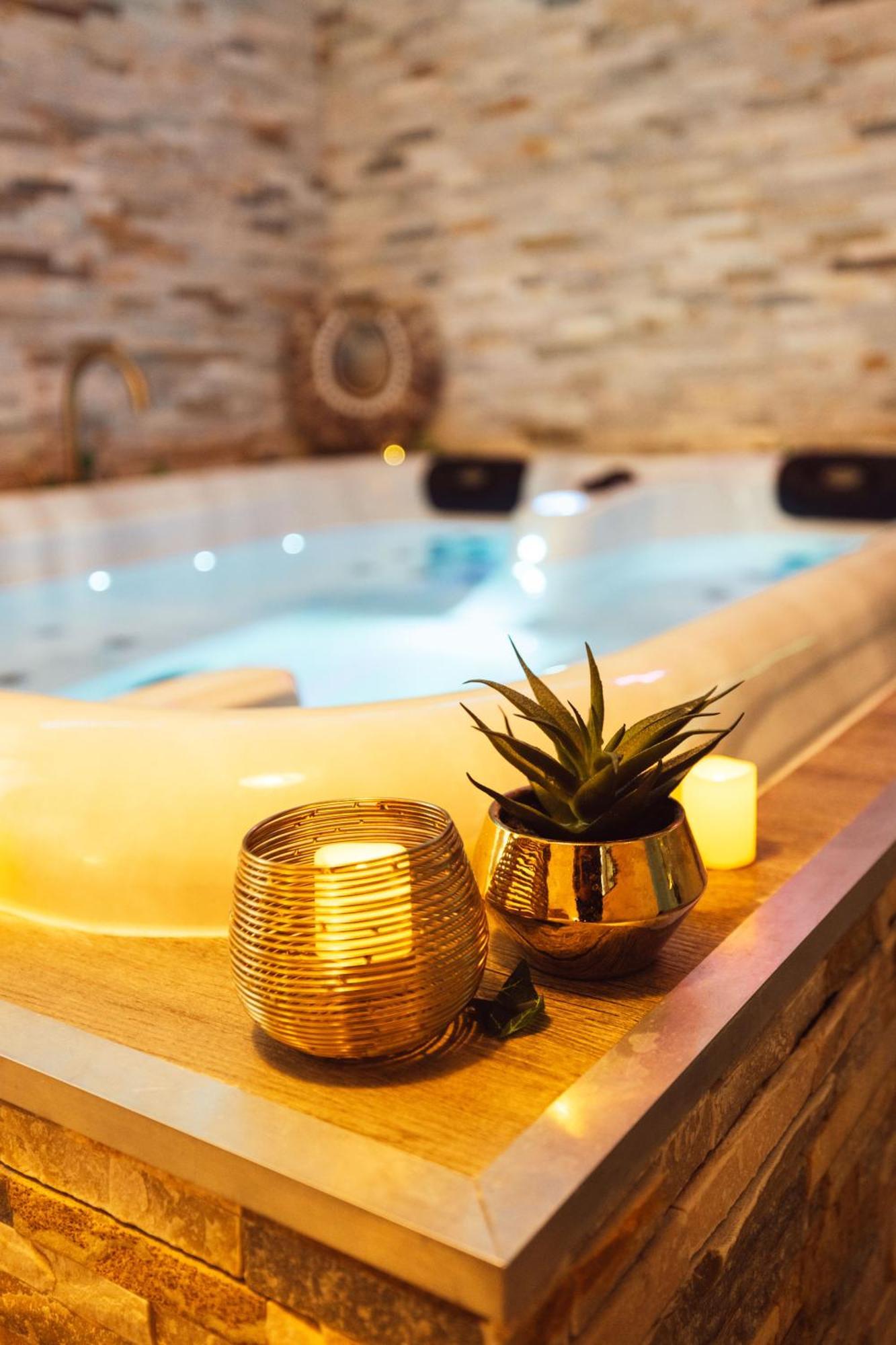 Suite And Spa La Perla Bianca Grabels Buitenkant foto